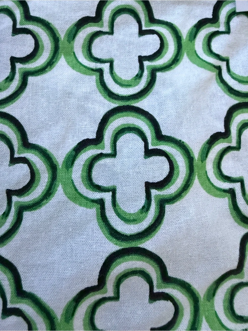 NWT green and white patterned Kitchen Apron with Pockets Patricia Heaton Home